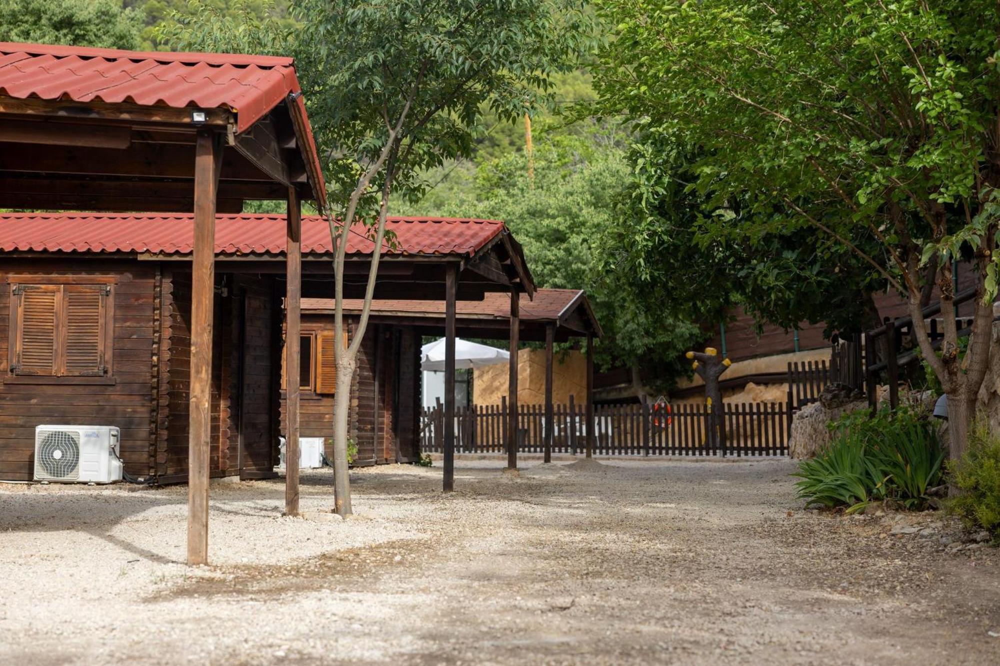 Cabanas Rurales - Las Taneas Yeste Exterior foto